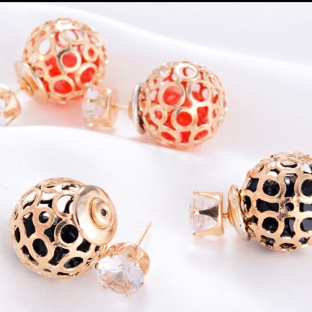 Double side ball earrings 🎉 - Picture 2 of 3